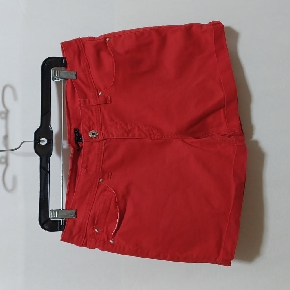 SIGNATURE STUDIO SHORTS SIZE 14 IN A BEAUTIFUL RED COLOR 😍 ♥️ 😀 ❤️